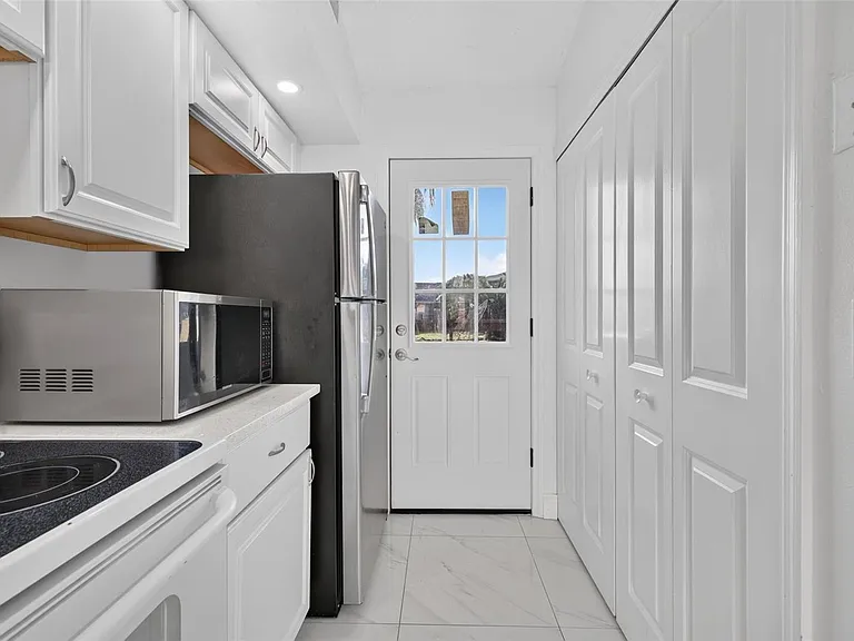3128 Sandy Shore Ln — Photo 11
