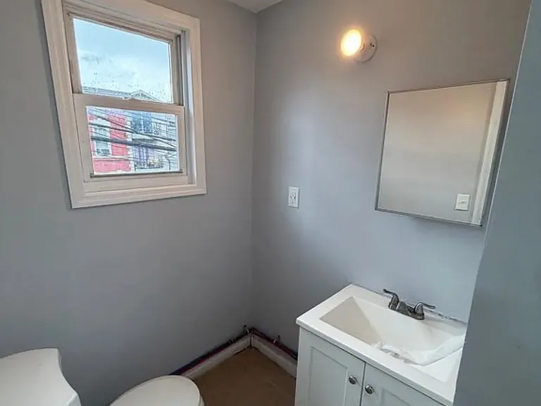 401 Marshall St #A — Photo 7