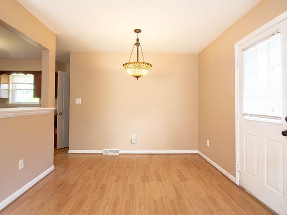 5th image of 4752 Long Acre Dr NE