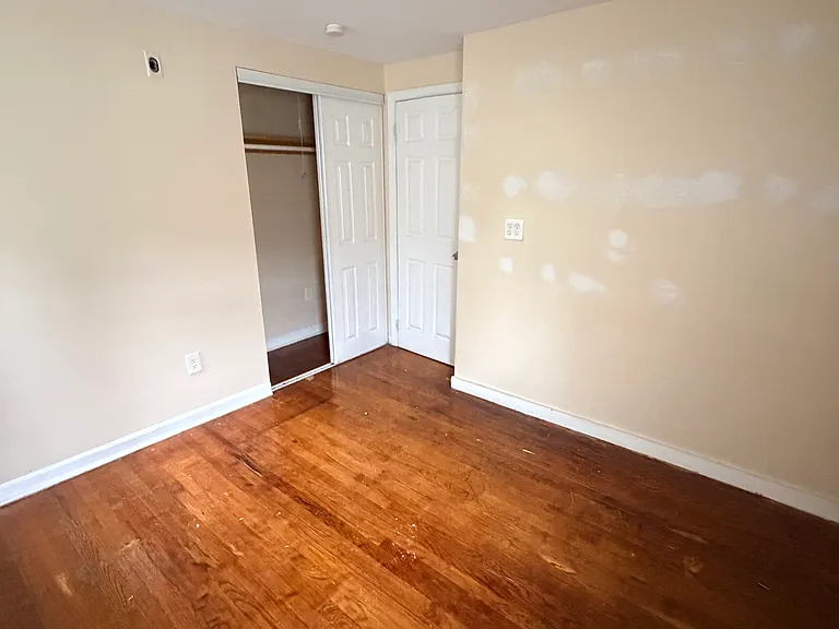 18 Townsend Ave — Photo 23