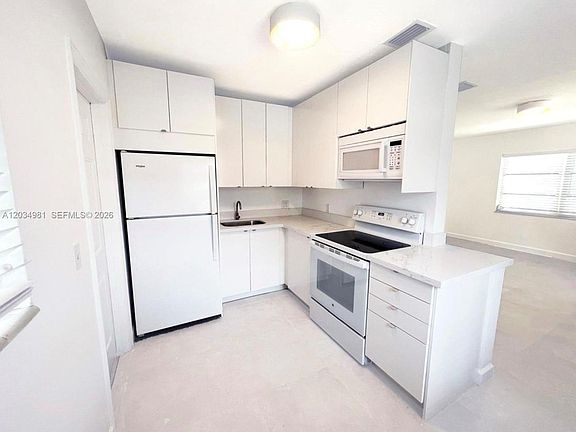 5th image of 545 NE 64th St
