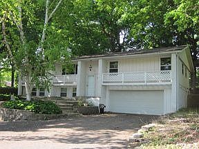3rd image of 13209 Vivian Dr