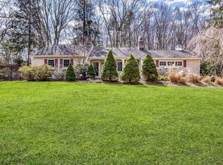 3 Valleyview Dr, Northport, NY 11768