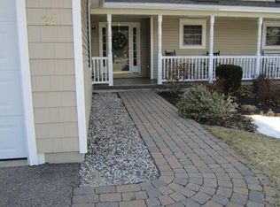 22 Nottingham Ct, Kennebunk, ME 04043