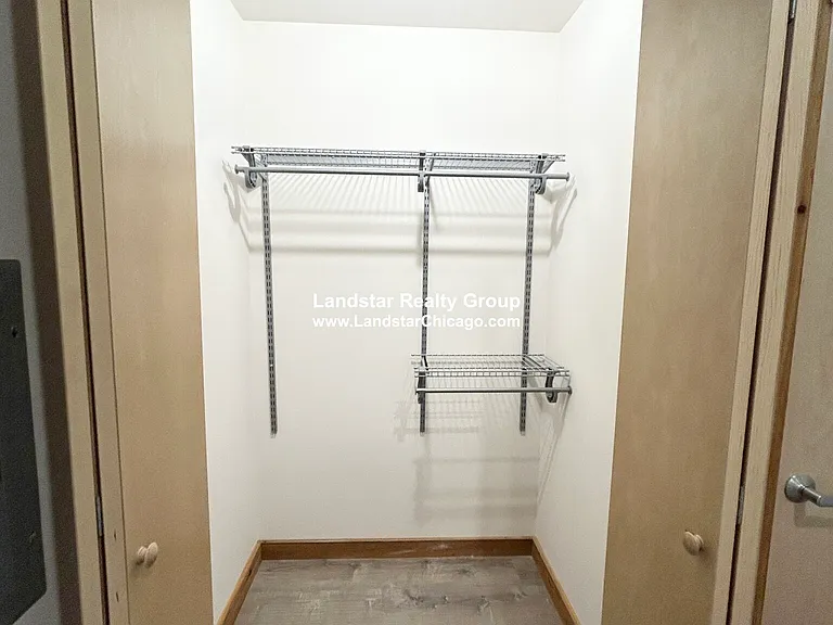 4611 S Ellis Ave #204 — Photo 5
