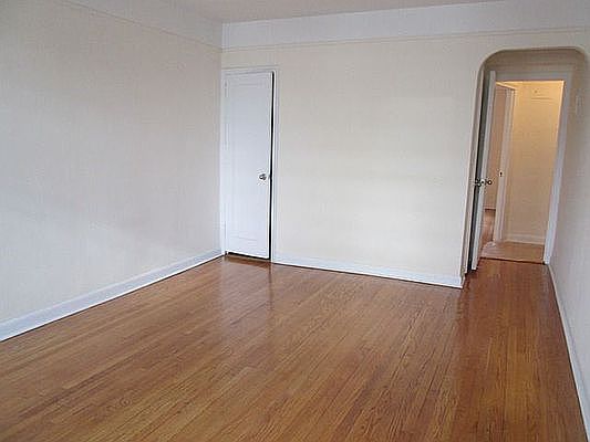 4th image of 97-50 Queens Blvd #416