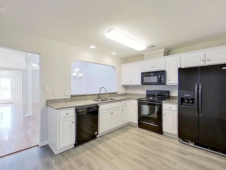 729 Whispering Willow Way — Photo 8