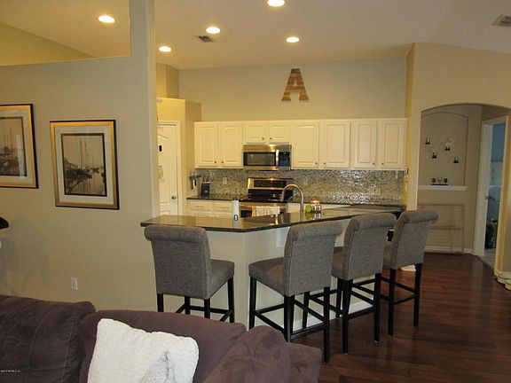 3rd image of 11852 Lake Fern Dr
