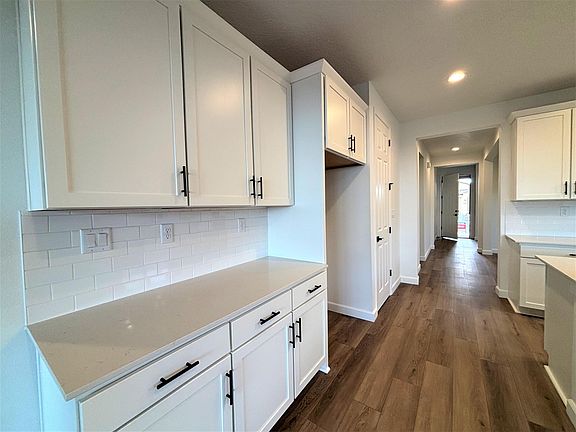 7th image of this home