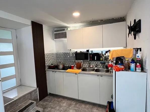 421 Maple St #1, Hallandale Beach, FL 33009