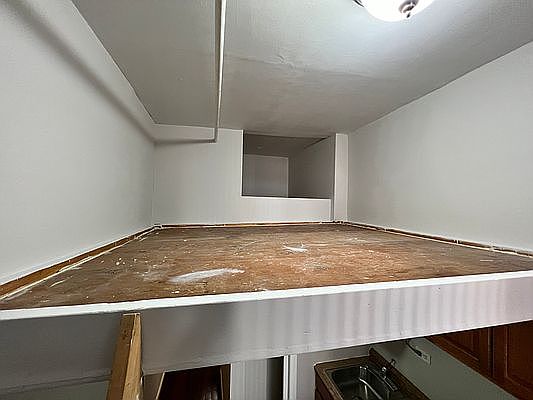 4th image of 73 W 71st St #1D1