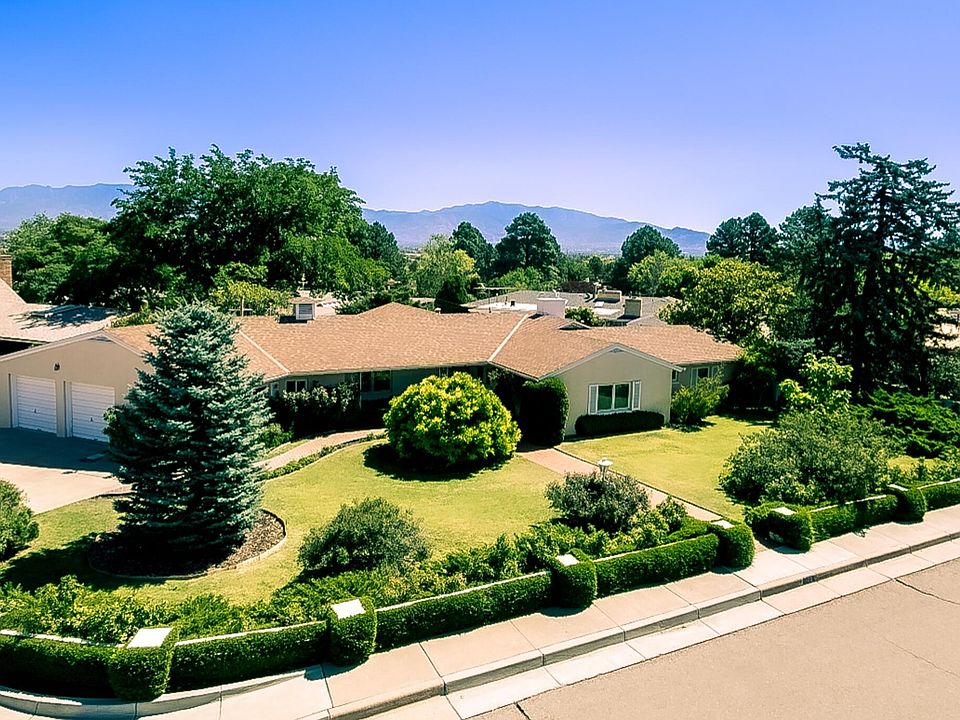1st image of 700 Loma Linda Pl SE