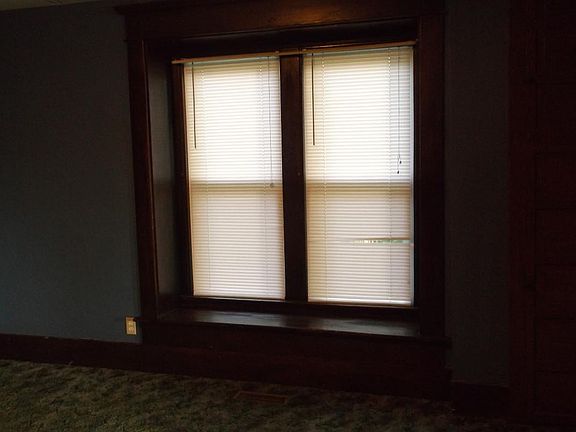 Dining room window seat
