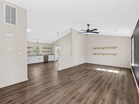 4th image of 270 Winding Ridge Way