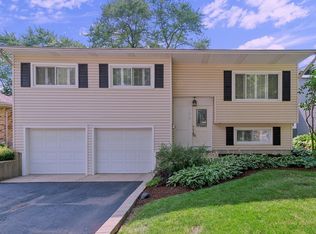 176 Lambert Ave, Glen Ellyn, IL 60137