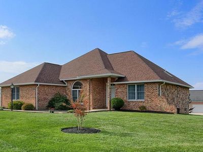 7088 Fairway Dr S, Fayetteville, PA, 17222