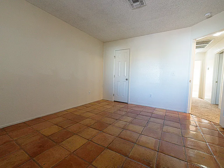 6357 Formula Way — Photo 17