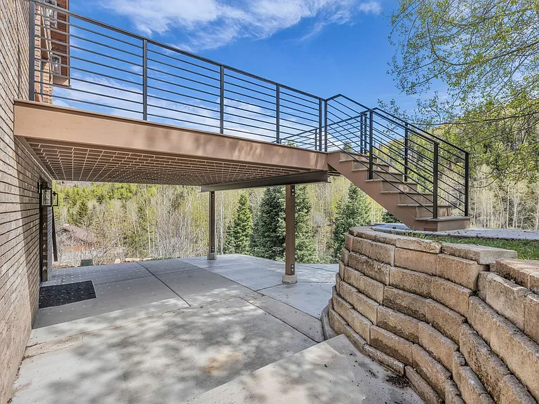 7346 Pinebrook Rd — Photo 41