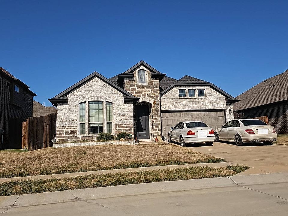1st image of 302 Nathan Dr