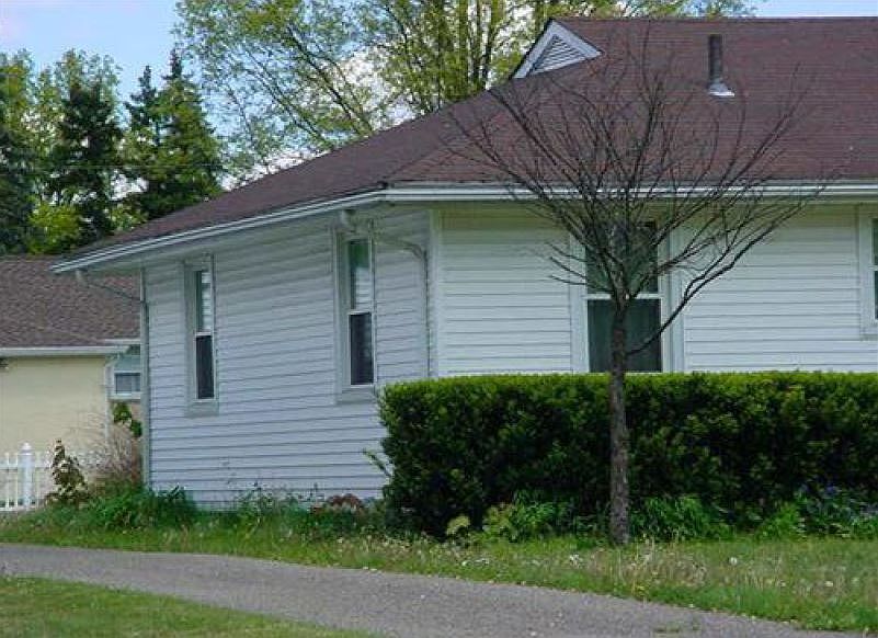 2nd image of 1416 Westwood Dr NW