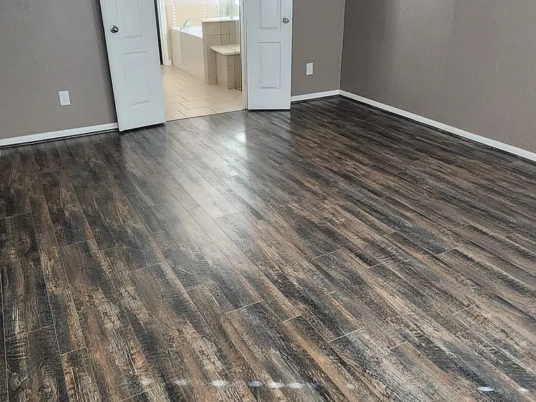 Primary bedroom - Main floor 02