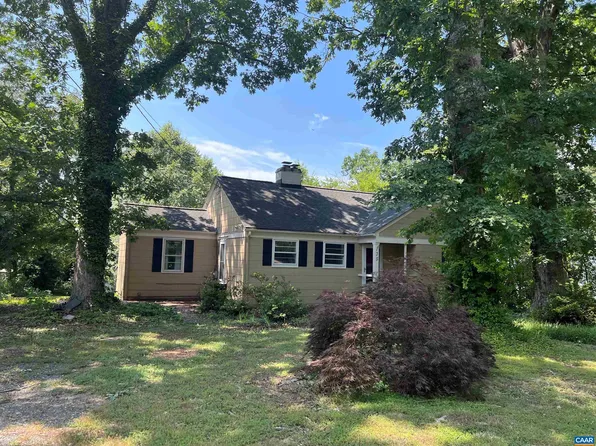 135 W Park Dr, Charlottesville, VA 22901