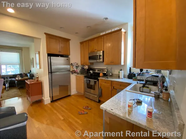 4 Arlington St APT 09, Cambridge, MA 02140