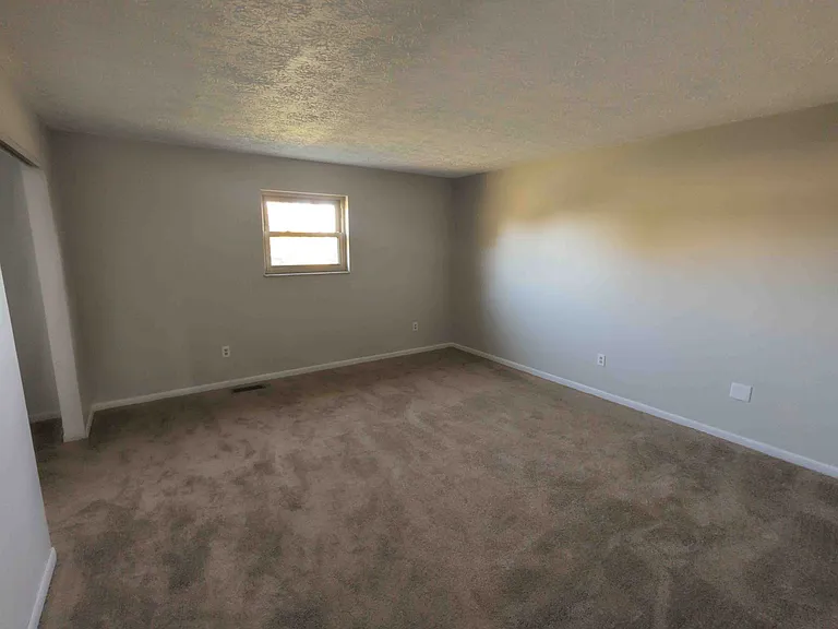1019 Beryl Trl — Photo 10
