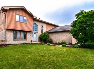 19543 Brookridge Dr, Tinley Park, IL 60487