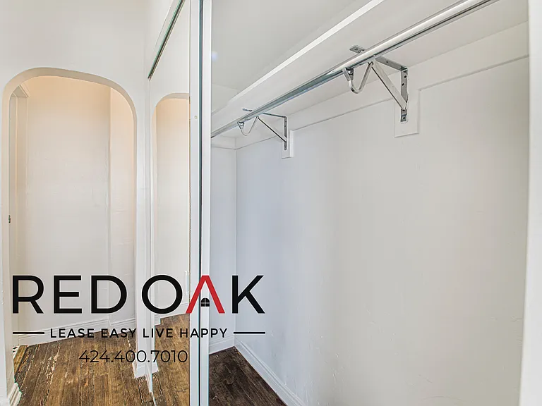4811 Melrose Ave #205 — Photo 9