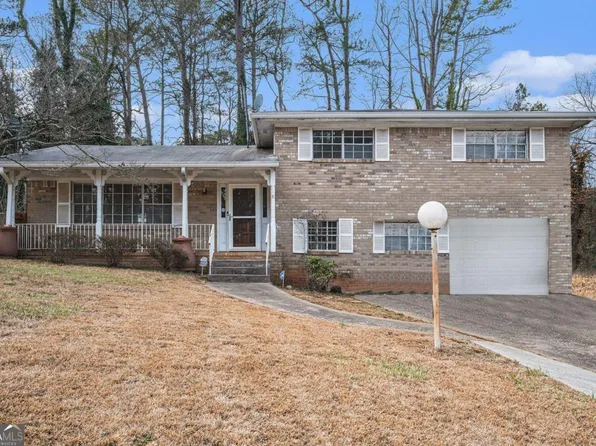 828 Dunleith Ct, Stone Mountain, GA 30083