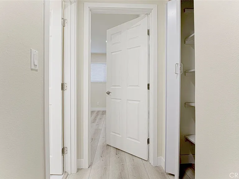 7409 Woodman Ave — Photo 28