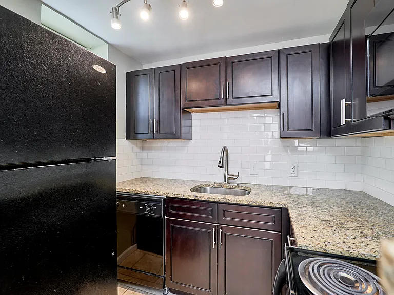 5500 Pershing Ave #44 — Photo 18
