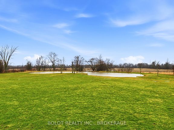 4th image of 4720 College Rd