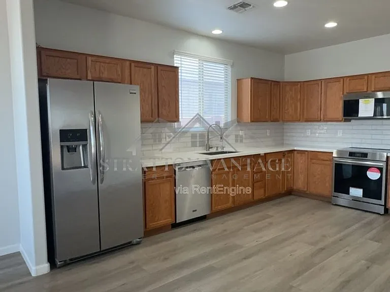1036 S 177th Dr — Photo 24