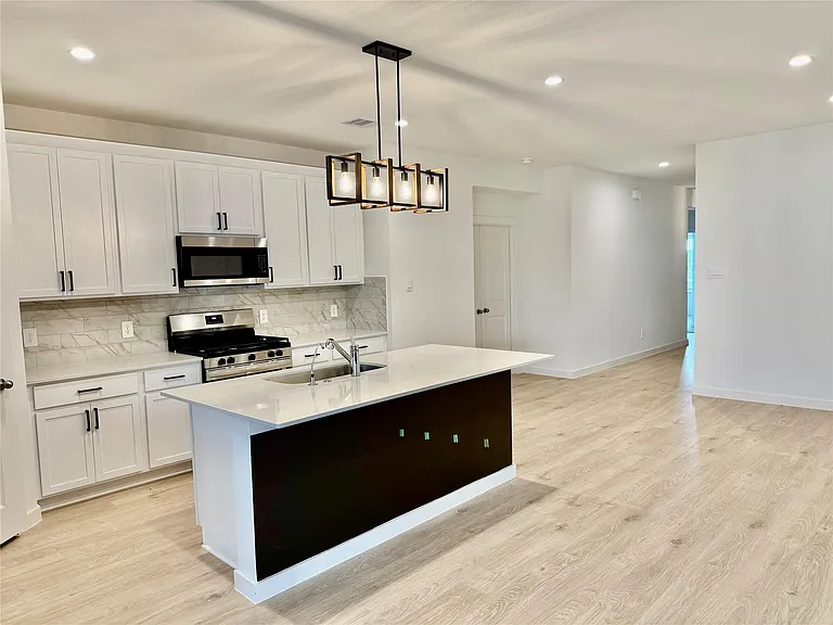 30406 Canterbury Fields Dr — Photo 9