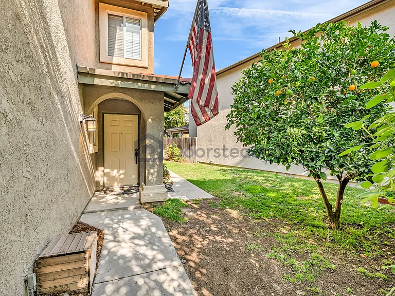 11018 Charleston St — Photo 4