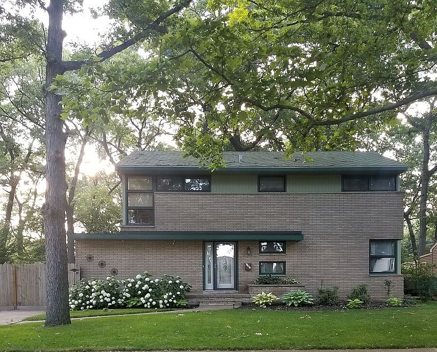 2nd image of 2710 Doncaster Ave SW