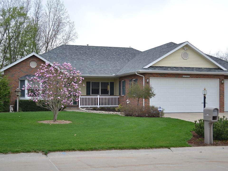 1st image of 319 Fairview Dr