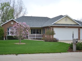 319 Fairview Dr, Goshen, IN 46528