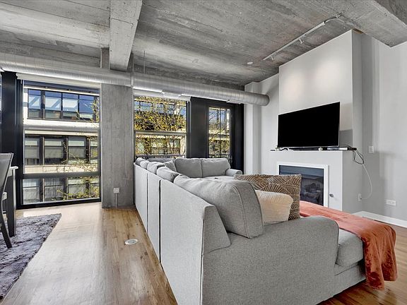 4th image of 1150 W 15th St Unit 303