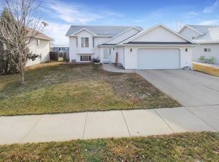 3113 2nd St SE, Minot, ND 58701