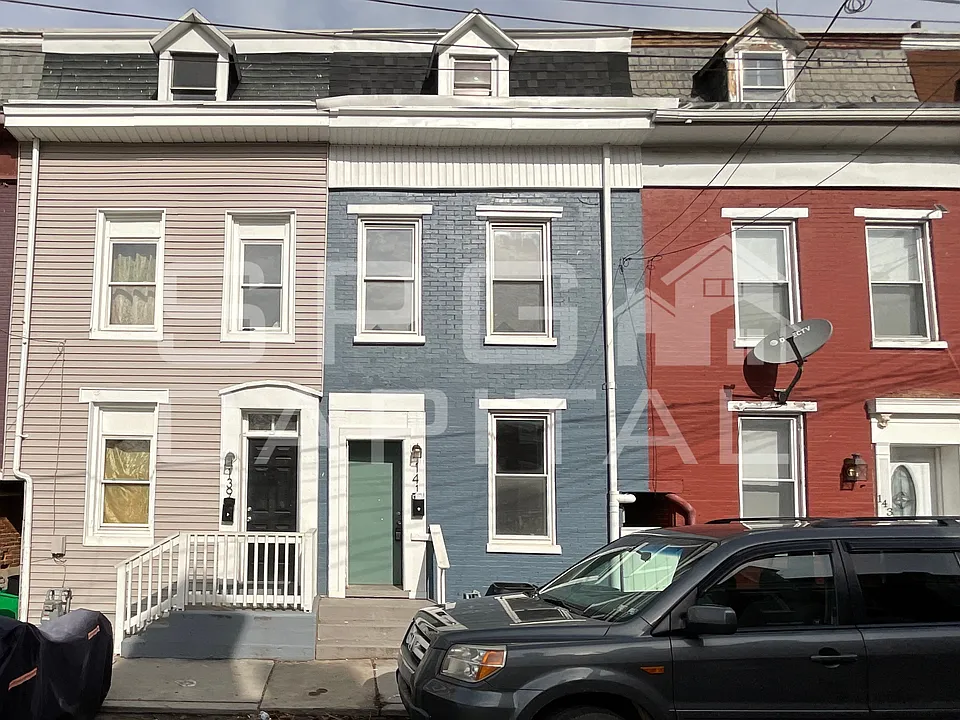 141 E Maple St