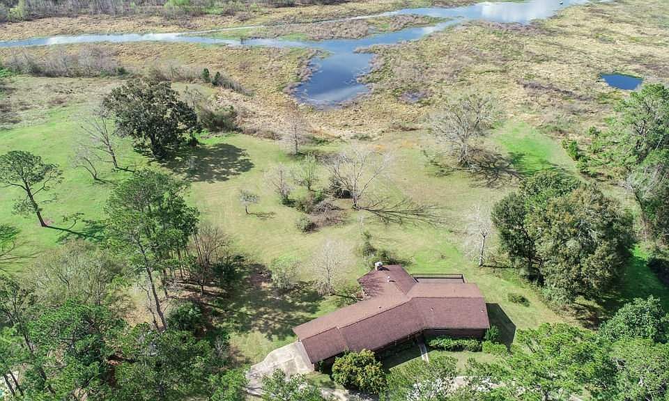 1st image of 3318 N Shore Cir