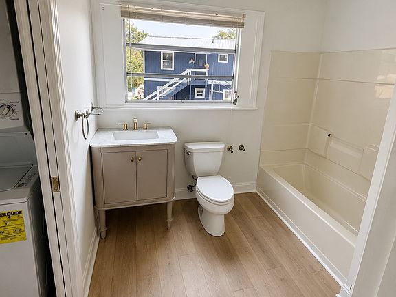 2nd image of 12 E Park Ave