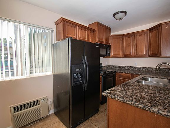 3rd image of 4516 60th St Unit 3