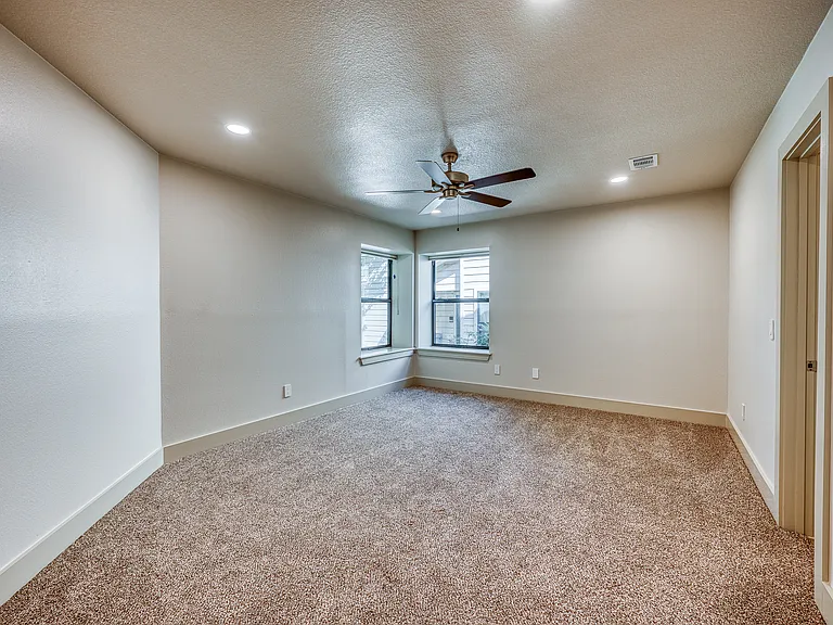 302 Fault Line Dr #B — Photo 21