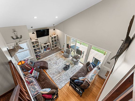 4th image of 495 Bay Quarter Dr
