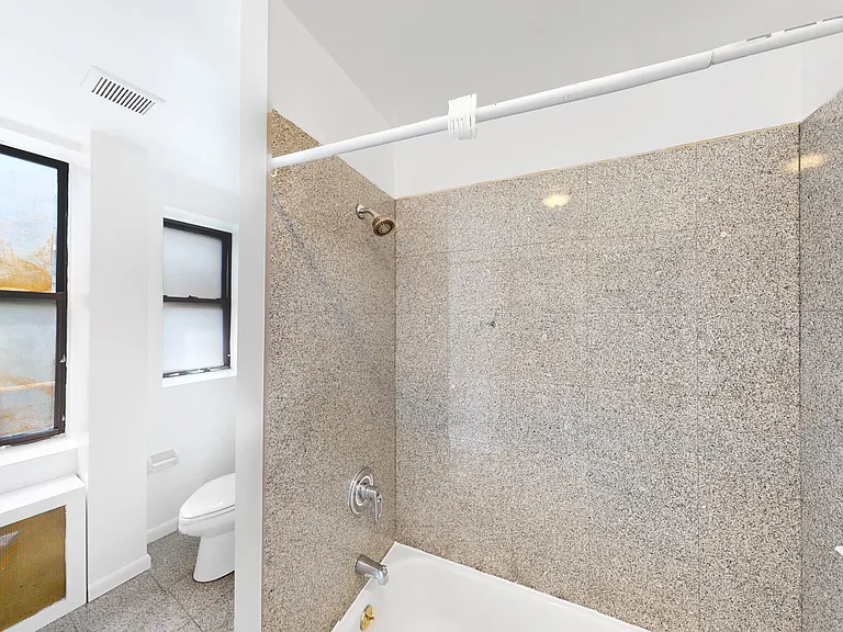 180 Claremont Ave #21 — Photo 21