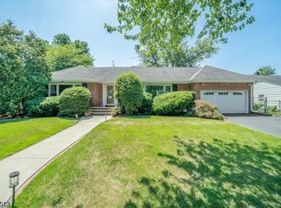 387 Hillside Ave, Springfield, NJ 07081